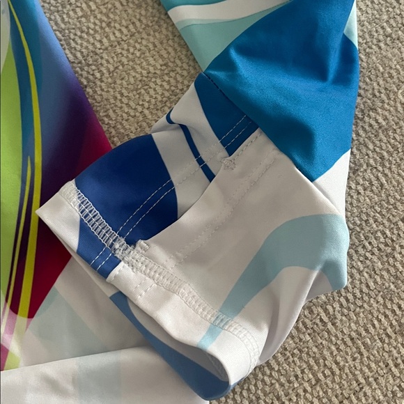 Colorful Long Sleeve Rash Guard - Picture 5 of 10